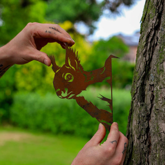 Curious Squirrel Tree Plug